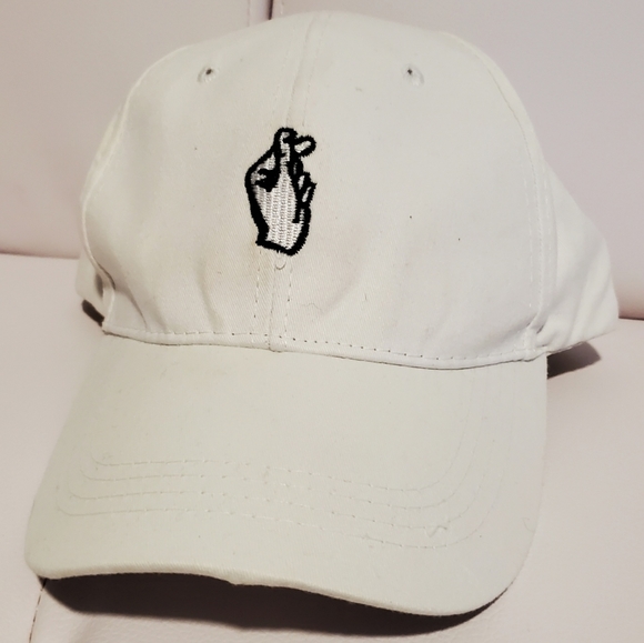 New Forever 21 KPOP Love Finger Heart Trending White Baseball Cap - One Size - Picture 6 of 9